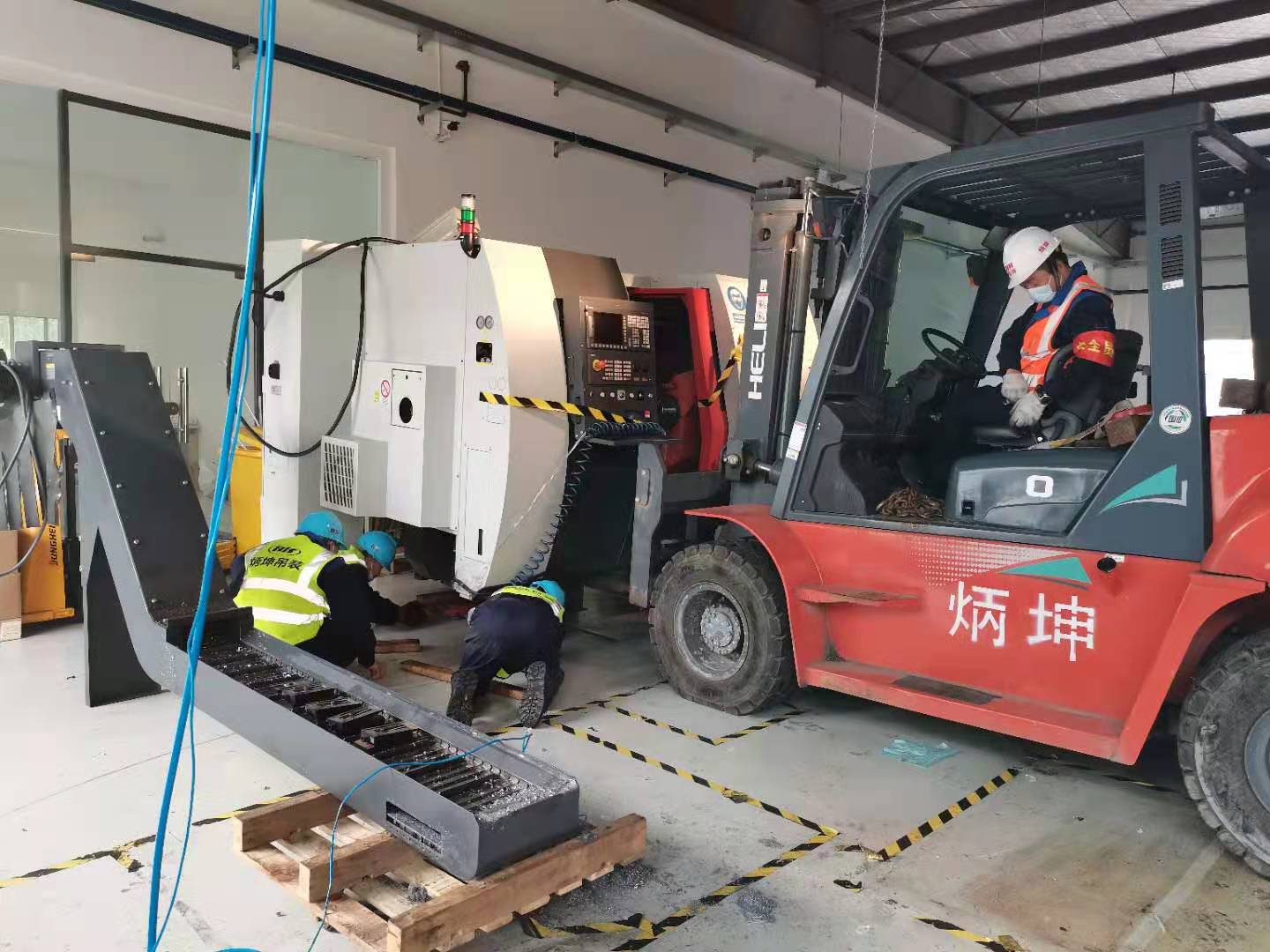 精密CNC设备搬运